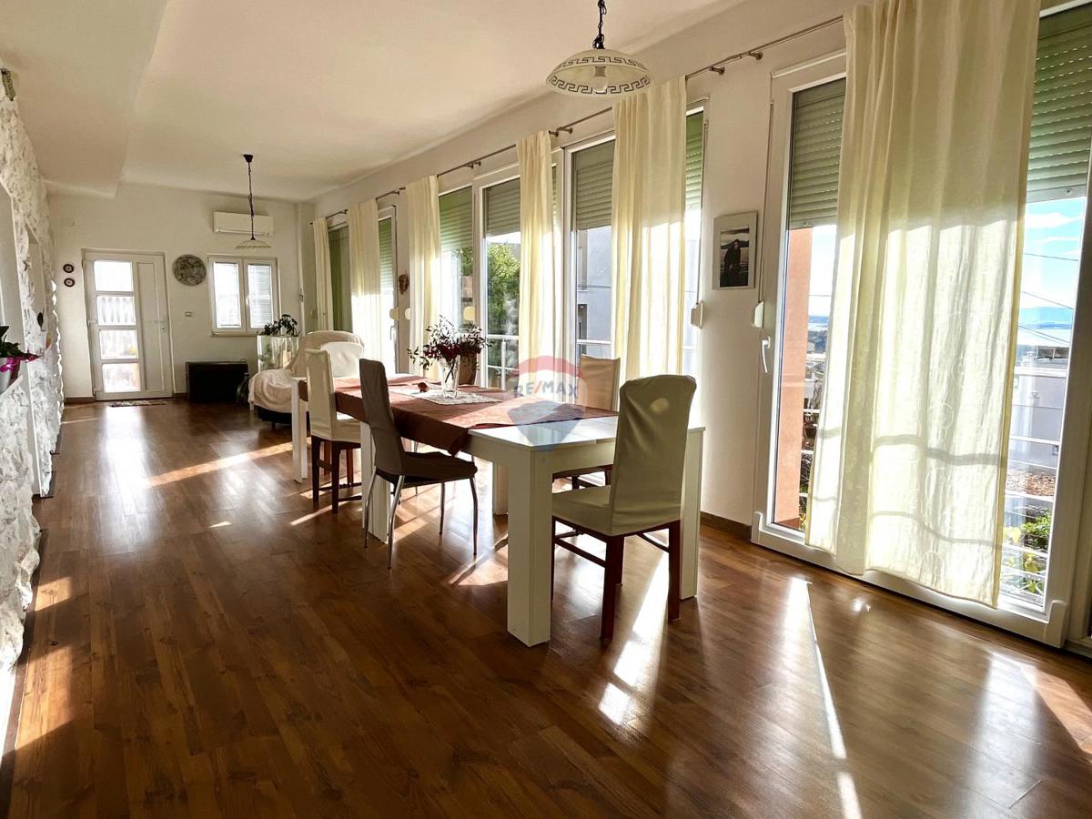 Hiša Kraljevica, 908m2