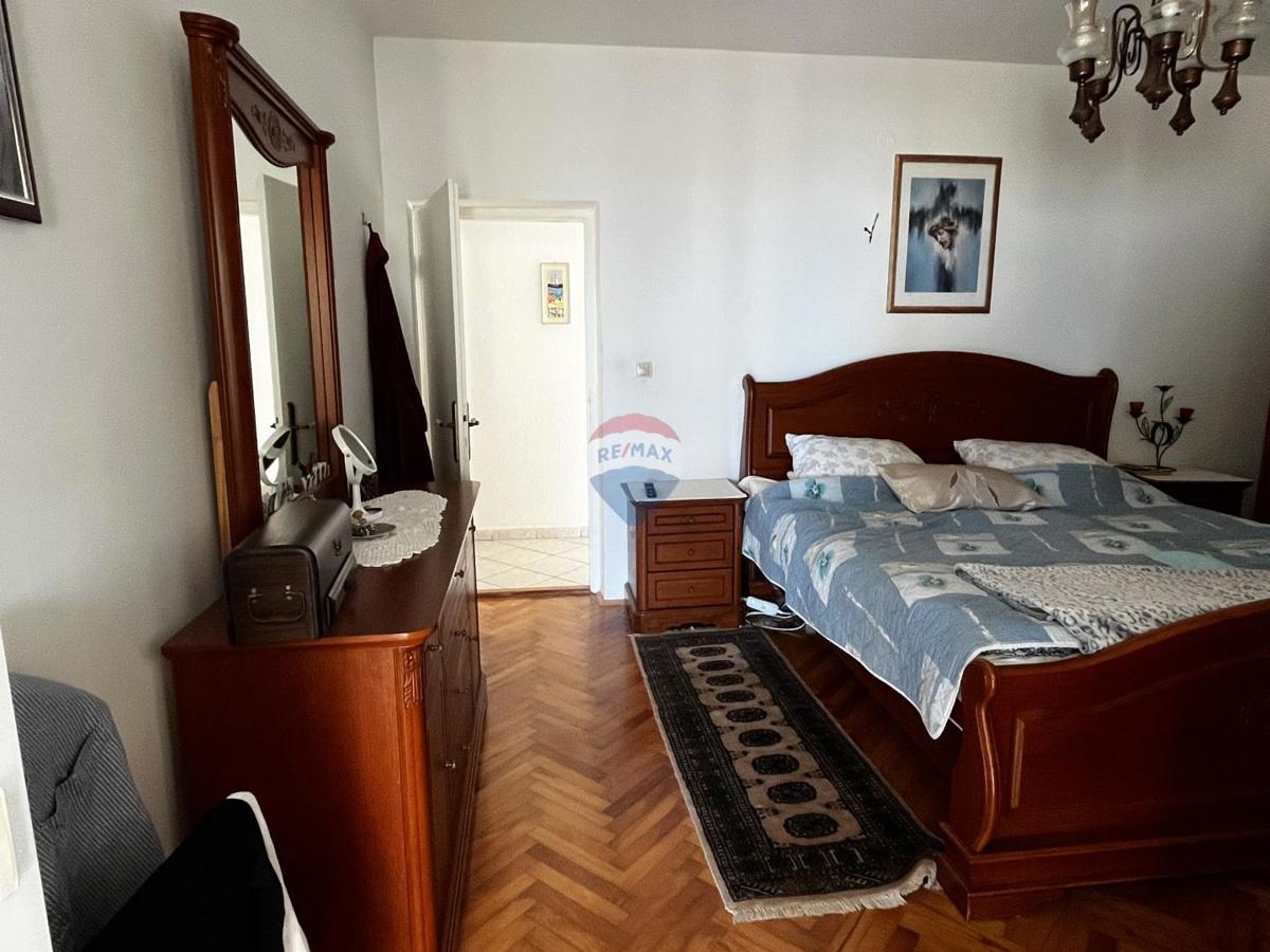 Hiša Kraljevica, 908m2