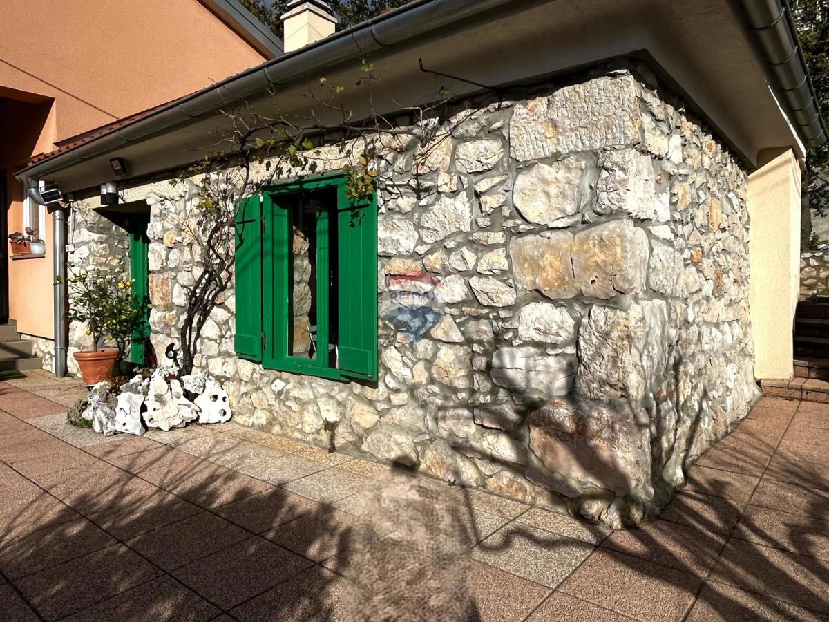 Hiša Kraljevica, 908m2