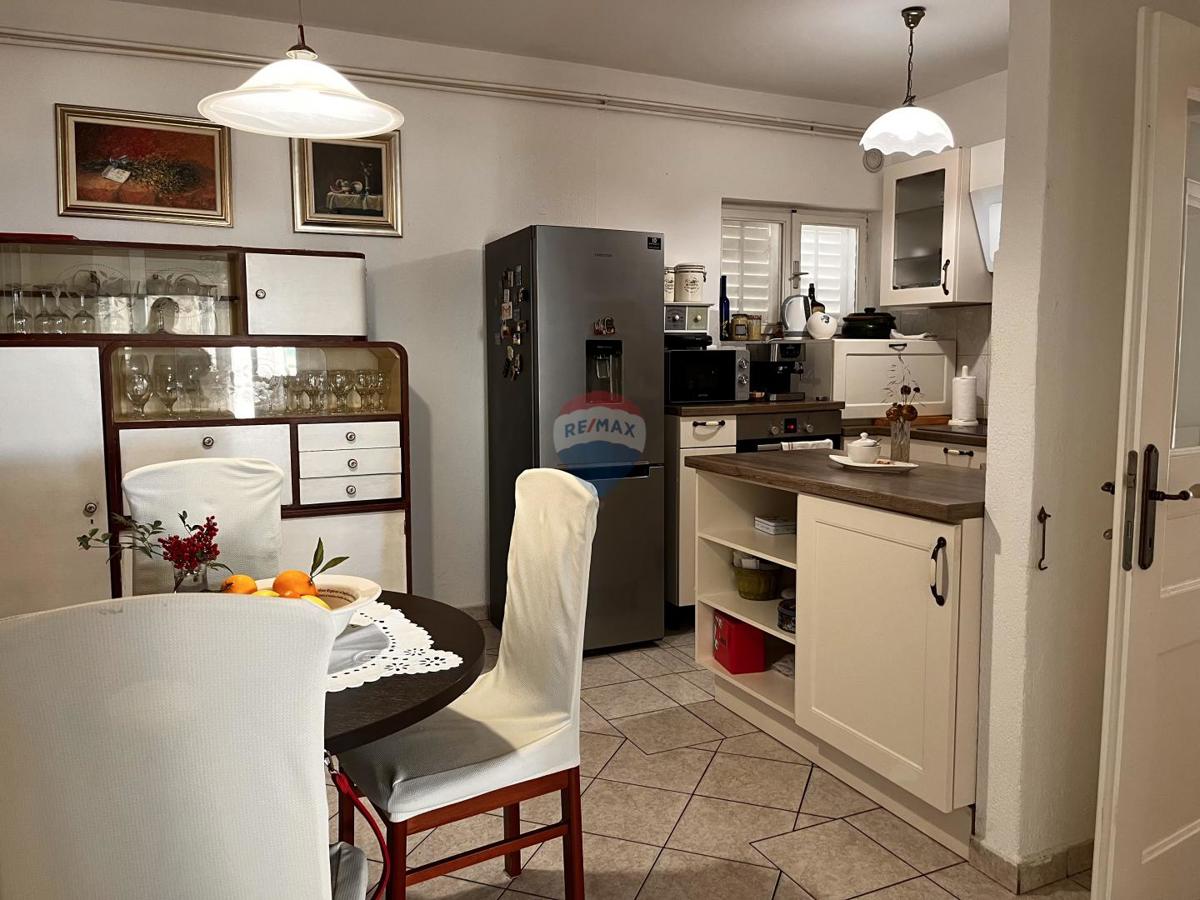 Hiša Kraljevica, 908m2