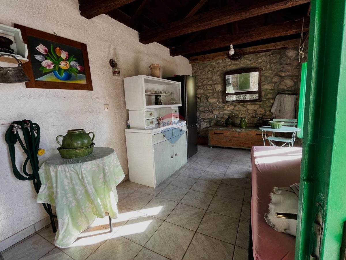 Hiša Kraljevica, 908m2