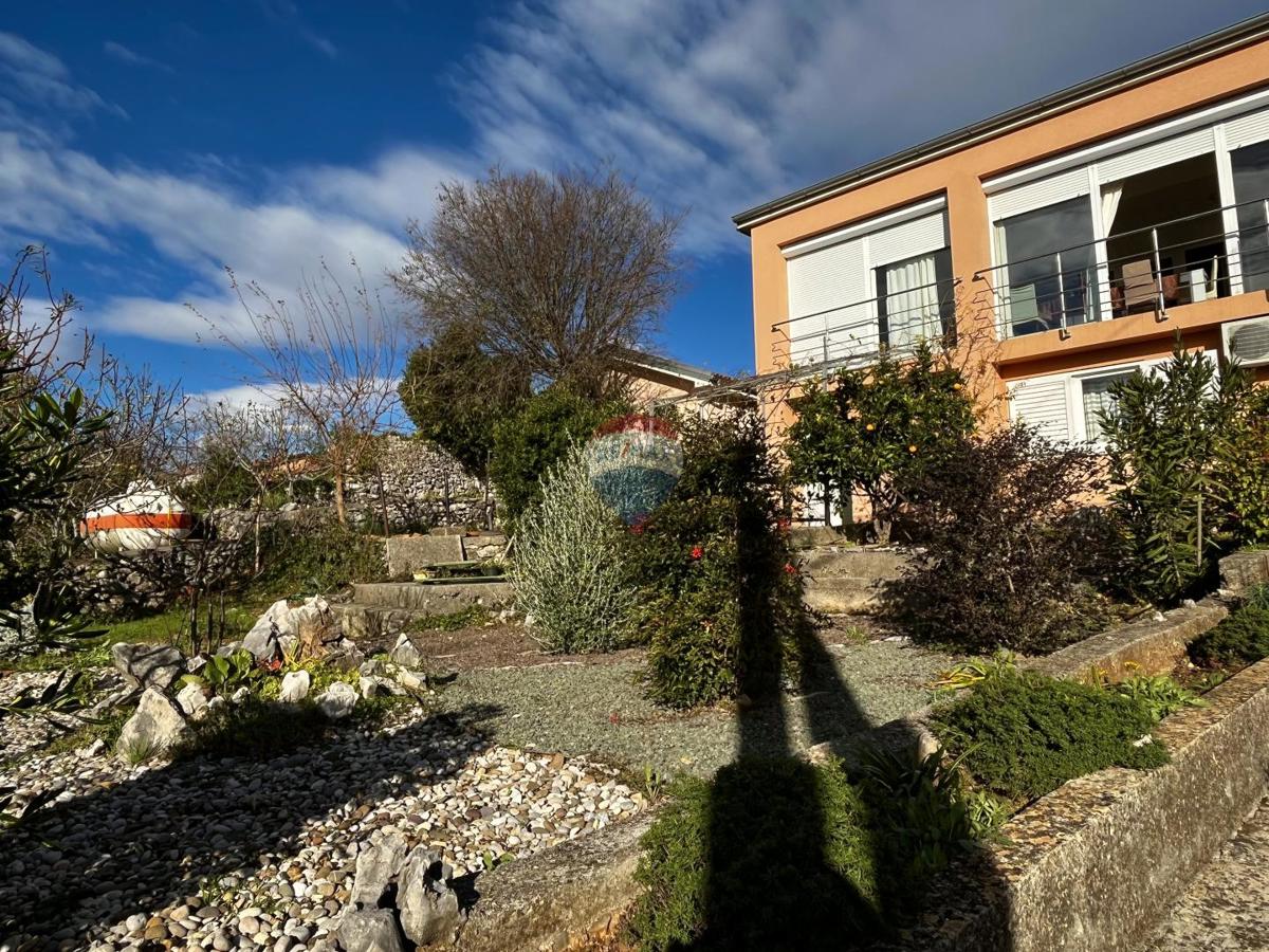 Hiša Kraljevica, 908m2