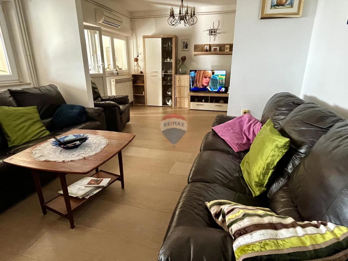 Hiša Kraljevica, 908m2