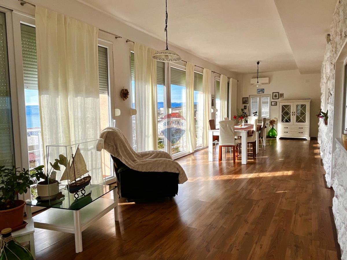 Hiša Kraljevica, 908m2