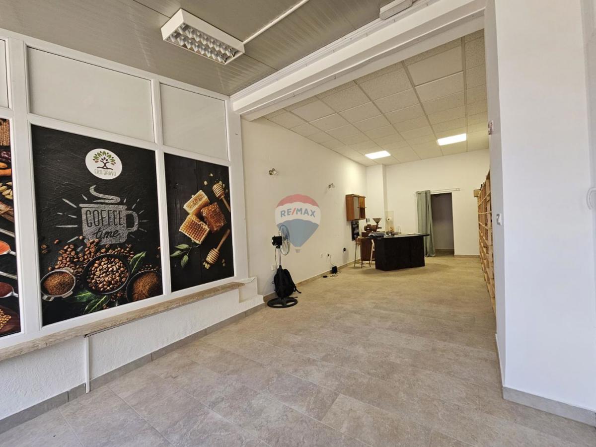 Poslovni prostori Mundanije, Rab, 27,03m2