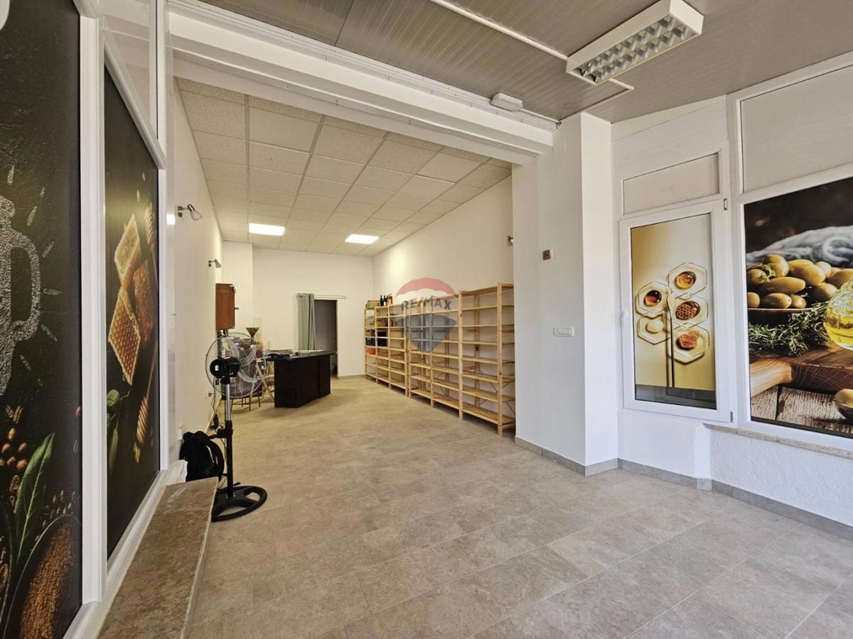 Poslovni prostori Mundanije, Rab, 27,03m2