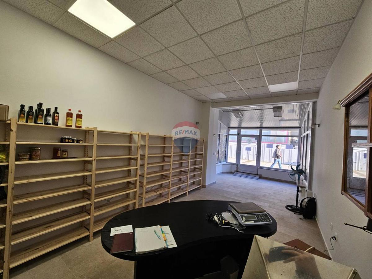 Poslovni prostori Mundanije, Rab, 27,03m2