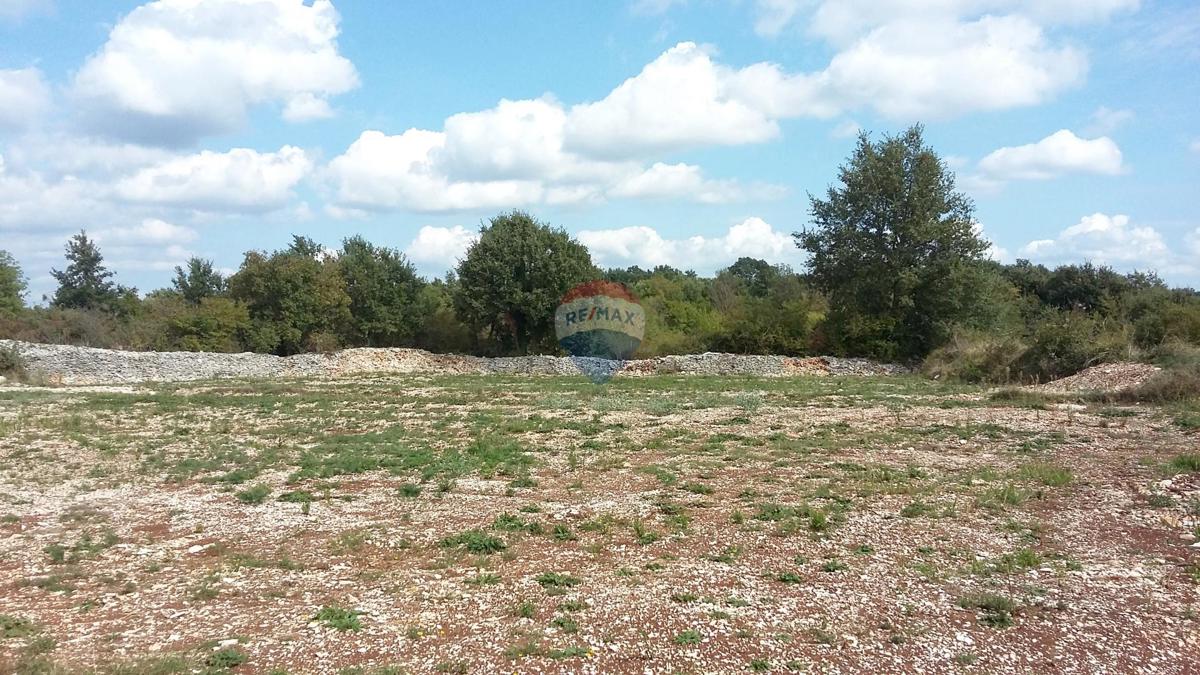 Stavbno zemljišče Kanfanar, 659m2