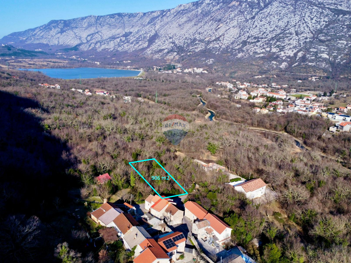 Crikvenica, Tribalj – ravno zazidljivo zemljišče velikosti 900 m²