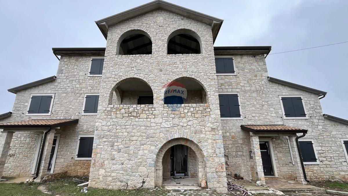 Hiša Vižinada, 530m2