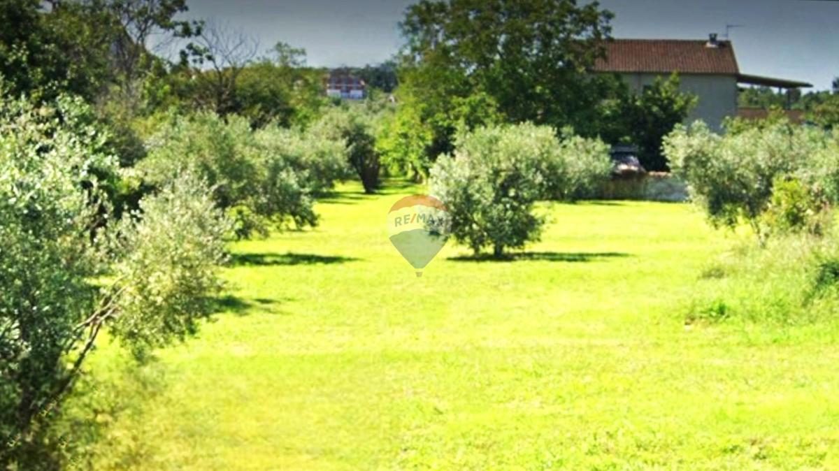 Stavbno zemljišče Umag, 1.050m2