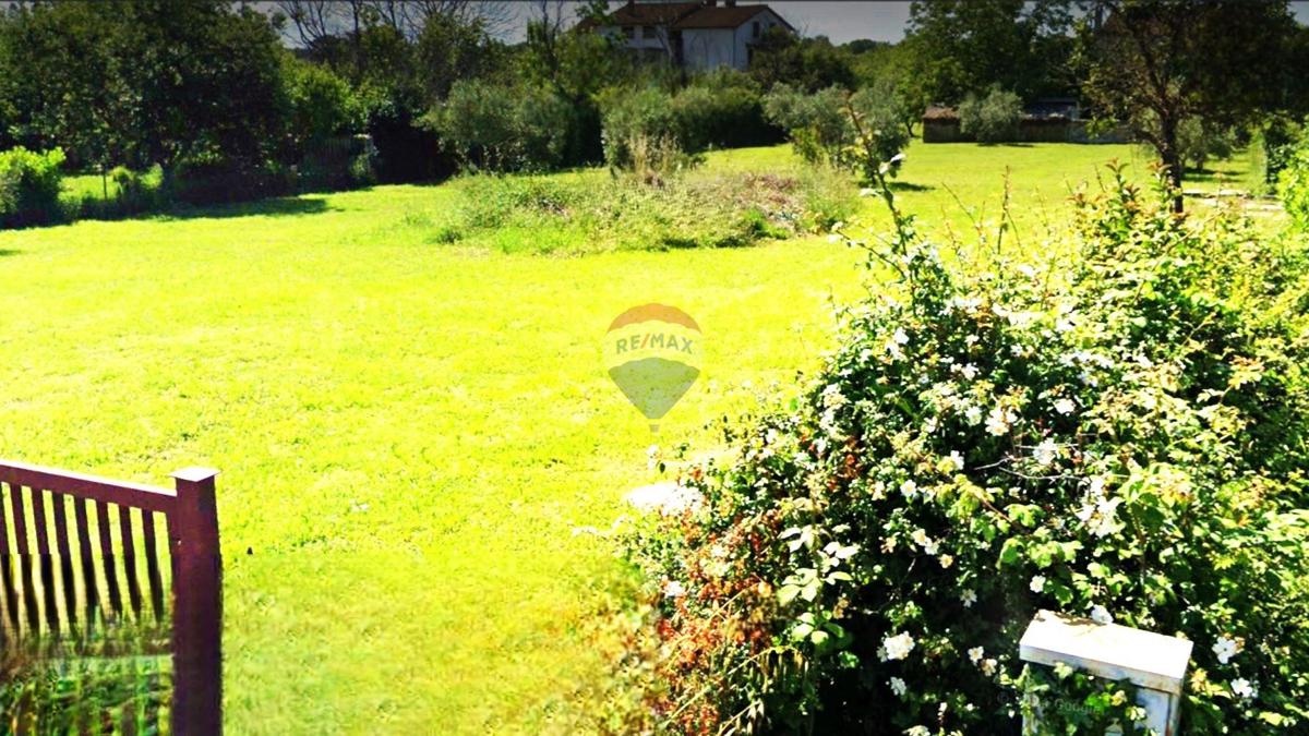 Stavbno zemljišče Umag, 1.050m2