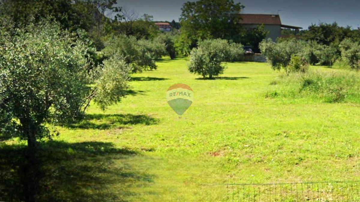 Stavbno zemljišče Umag, 1.050m2