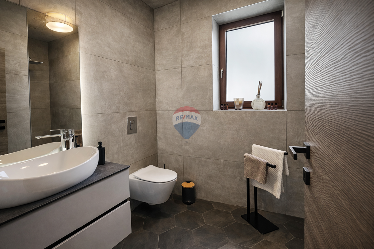 Hiša Poljane, Opatija - Okolica, 250m2