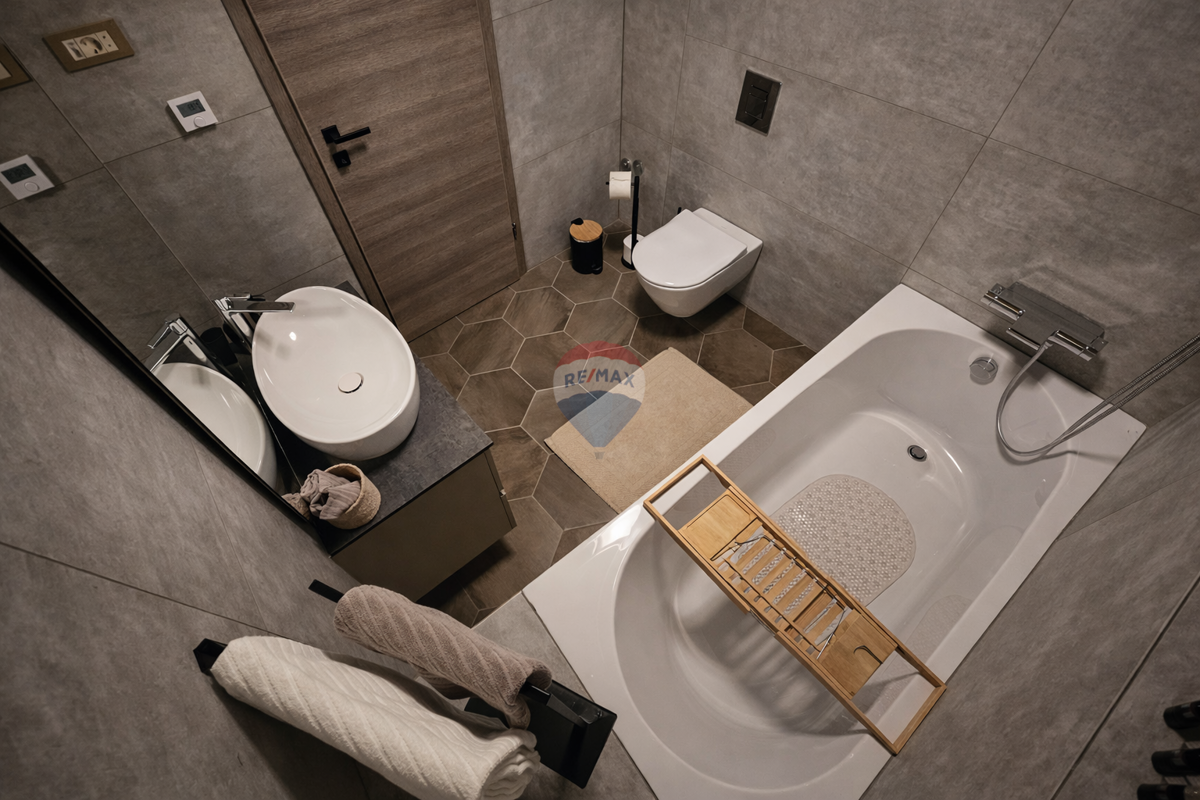 Hiša Poljane, Opatija - Okolica, 250m2