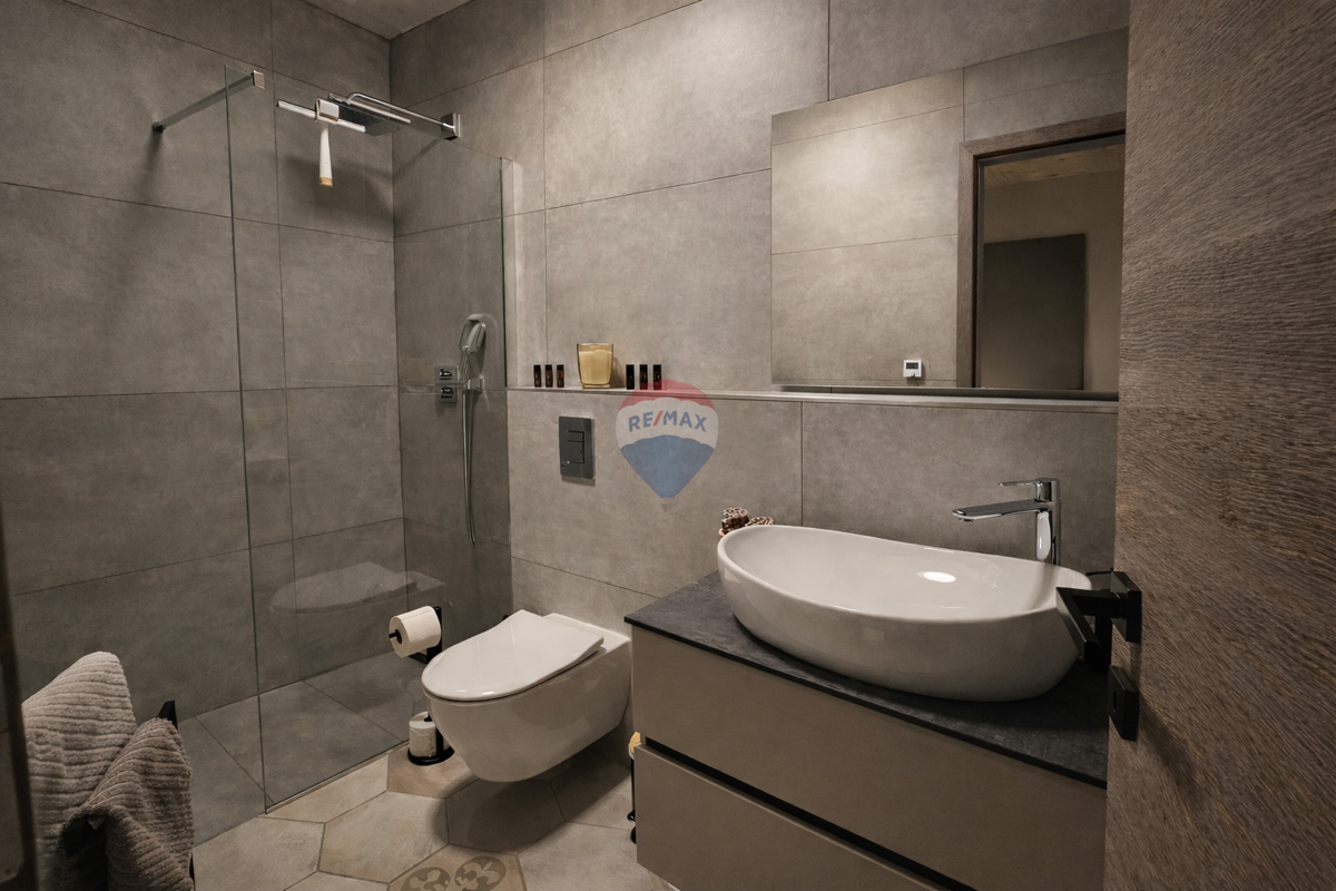 Hiša Poljane, Opatija - Okolica, 250m2