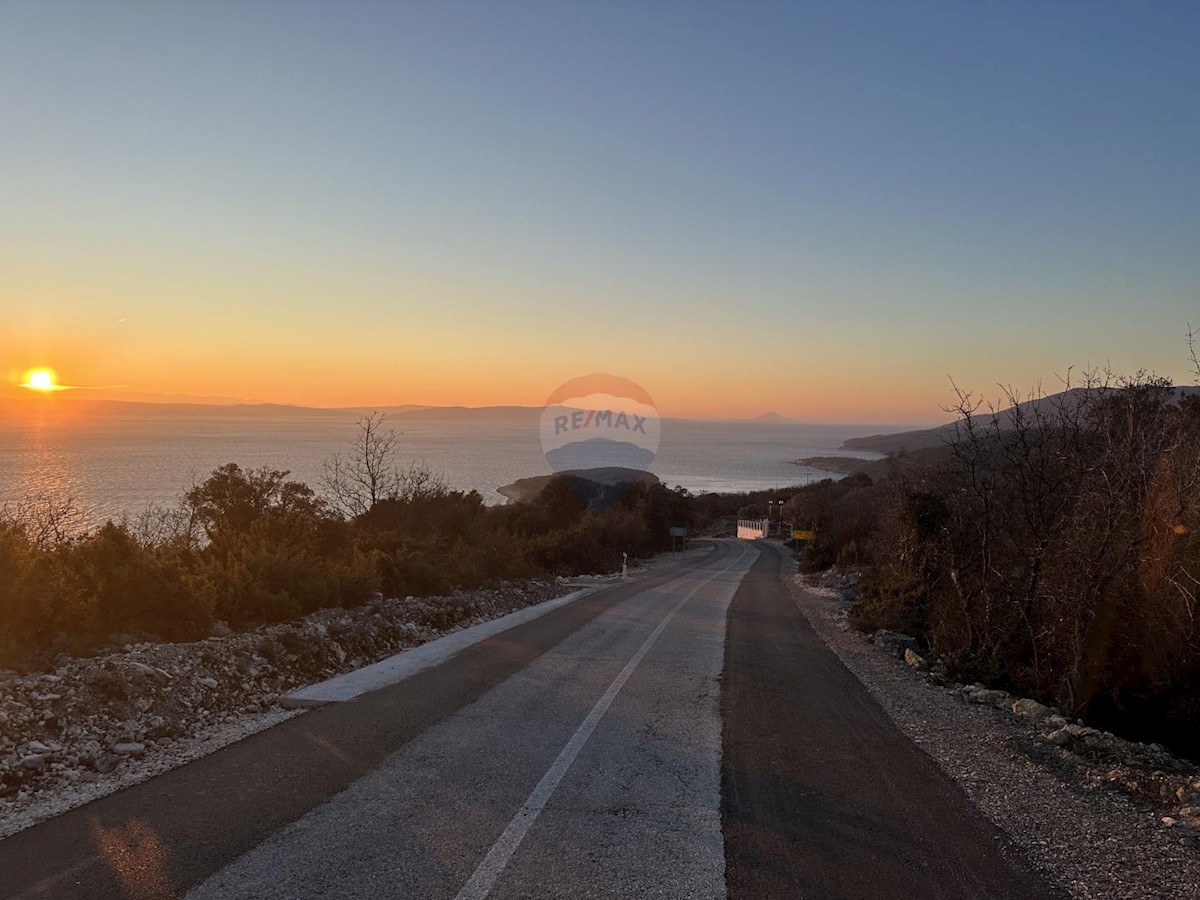 ISTRIA, DUGA LUKA - Agr. land 8000 m2 with a fantastic view