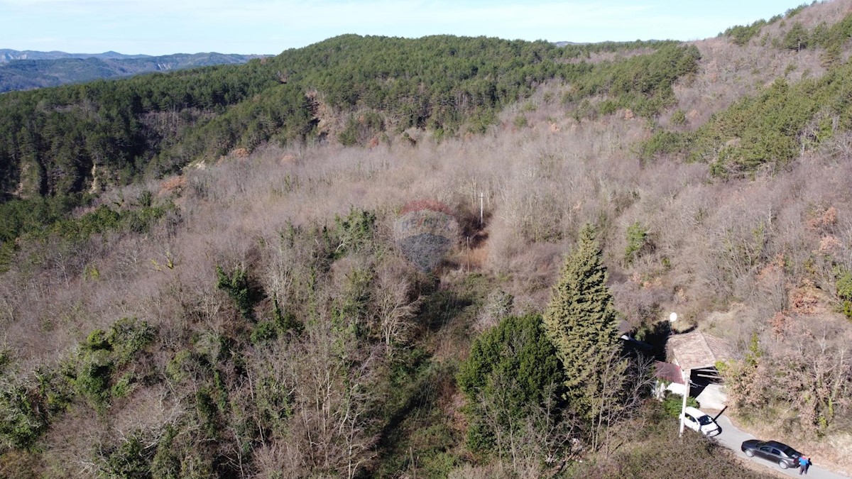 ISTRIA, KRŠAN - Ruined house 145 m2 on a plot of 1381 m2