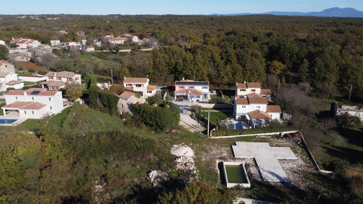 ISTRIA, BARBAN - Building plot 700 m2 with permits