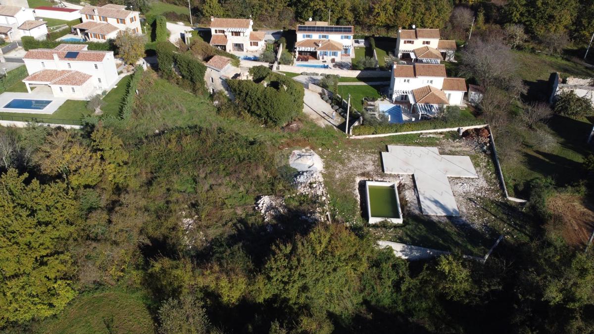 ISTRIA, BARBAN - Building plot 700 m2 with permits