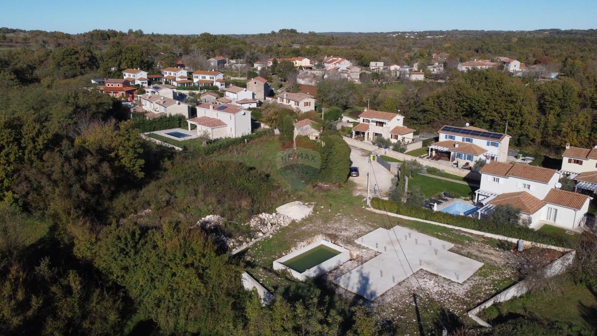 ISTRIA, BARBAN - Building plot 700 m2 with permits