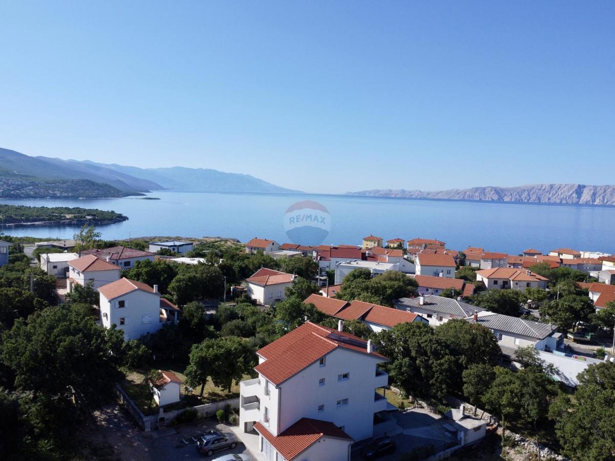 Novi Vinodolski, Povile – etaža z 2 ločenima stanovanjema