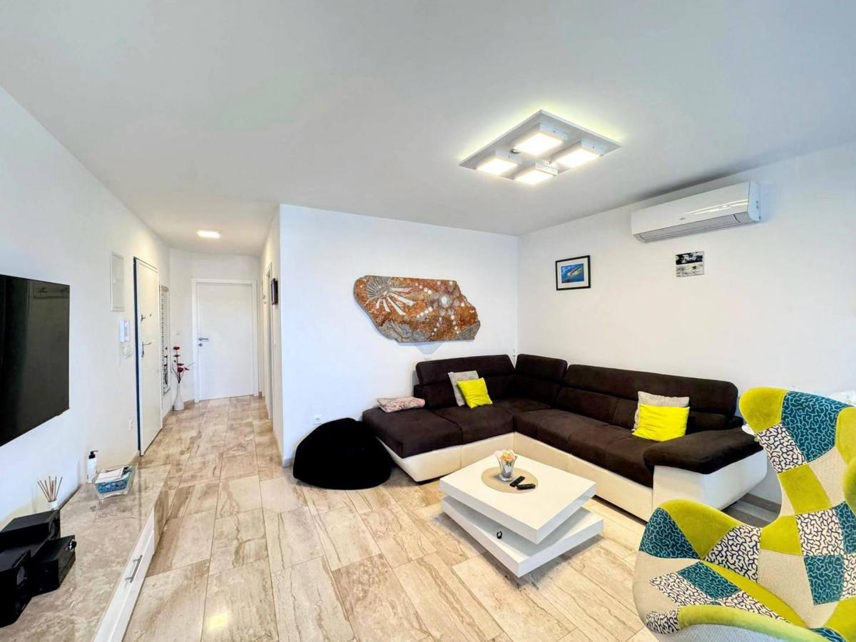 Stanovanje/Apartma Malinska, Malinska-Dubašnica, 66m2