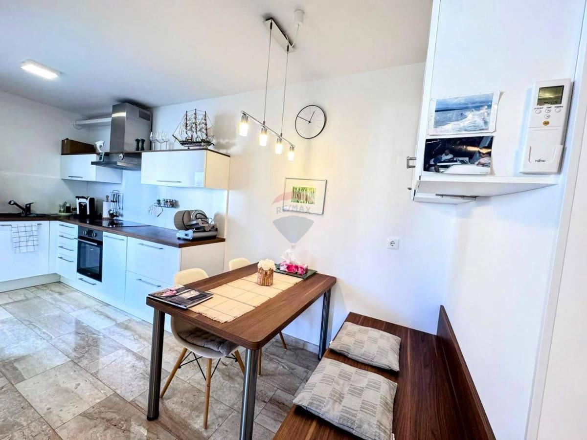 Stanovanje/Apartma Malinska, Malinska-Dubašnica, 66m2