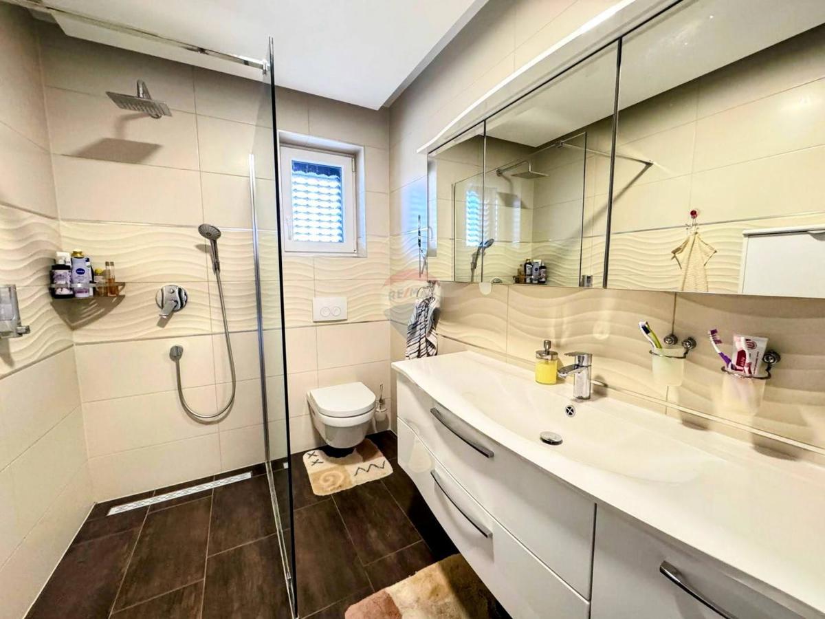 Stanovanje/Apartma Malinska, Malinska-Dubašnica, 66m2