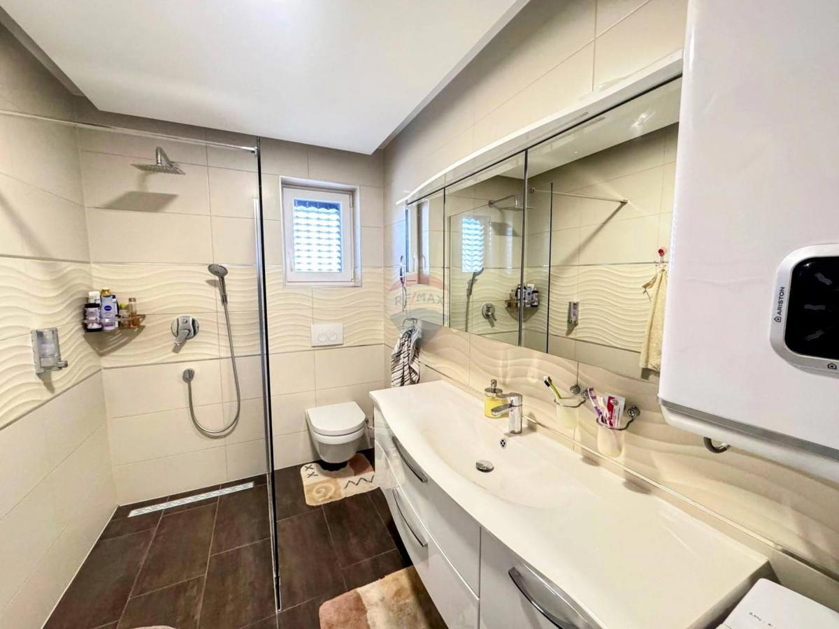 Stanovanje/Apartma Malinska, Malinska-Dubašnica, 66m2