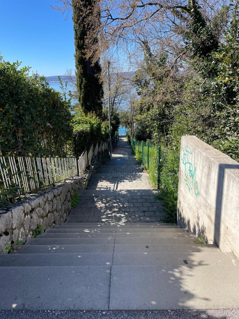 Crikvenica, Center – Enosobno Stanovanje v 2. Vrsti od Morja