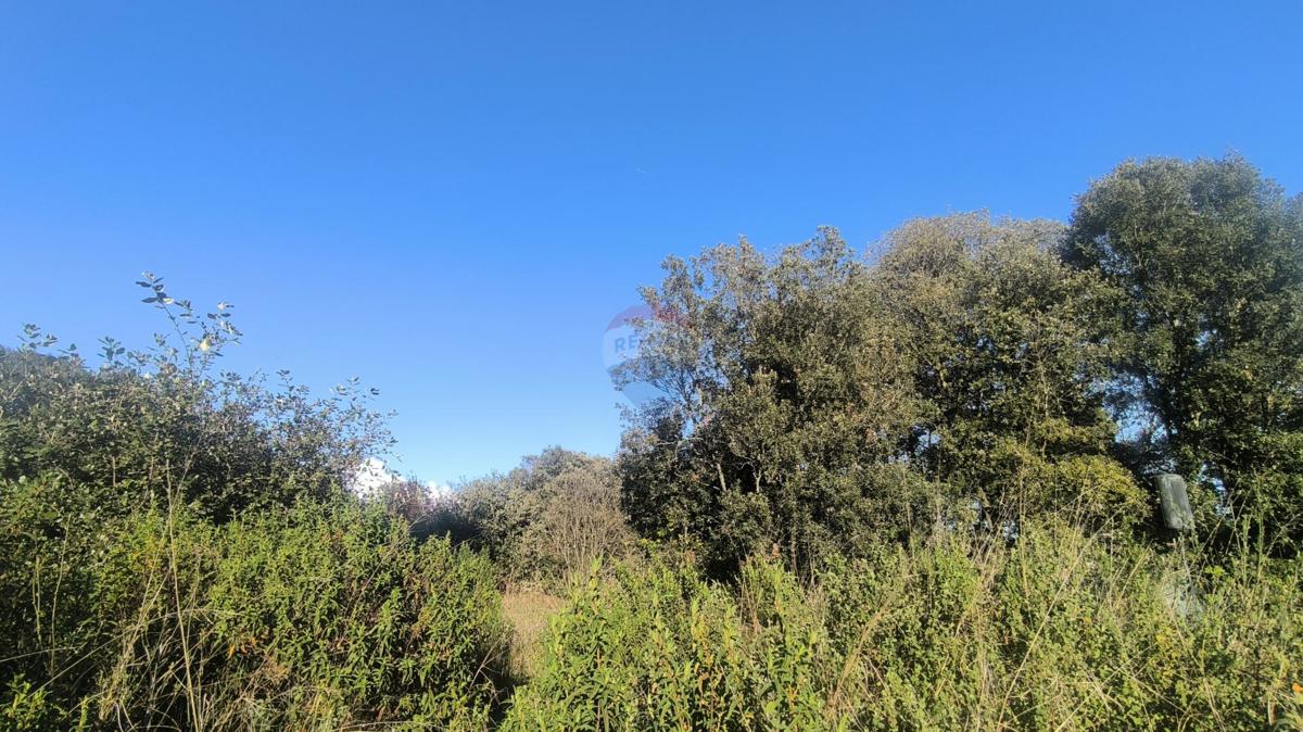 Stavbno zemljišče Pješčana Uvala, Medulin, 2.438m2
