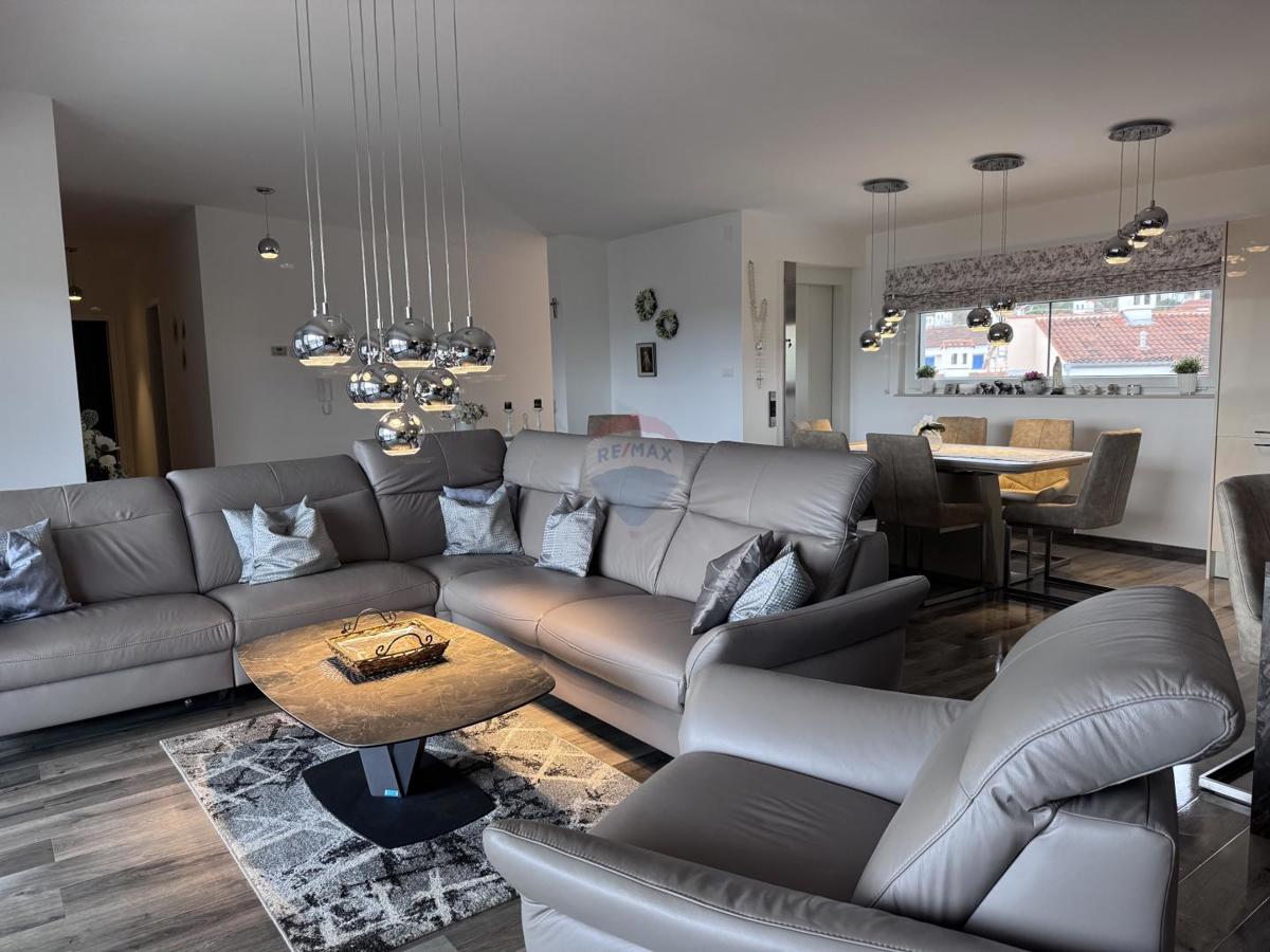 Stanovanje/Apartma Malinska, Malinska-Dubašnica, 192m2