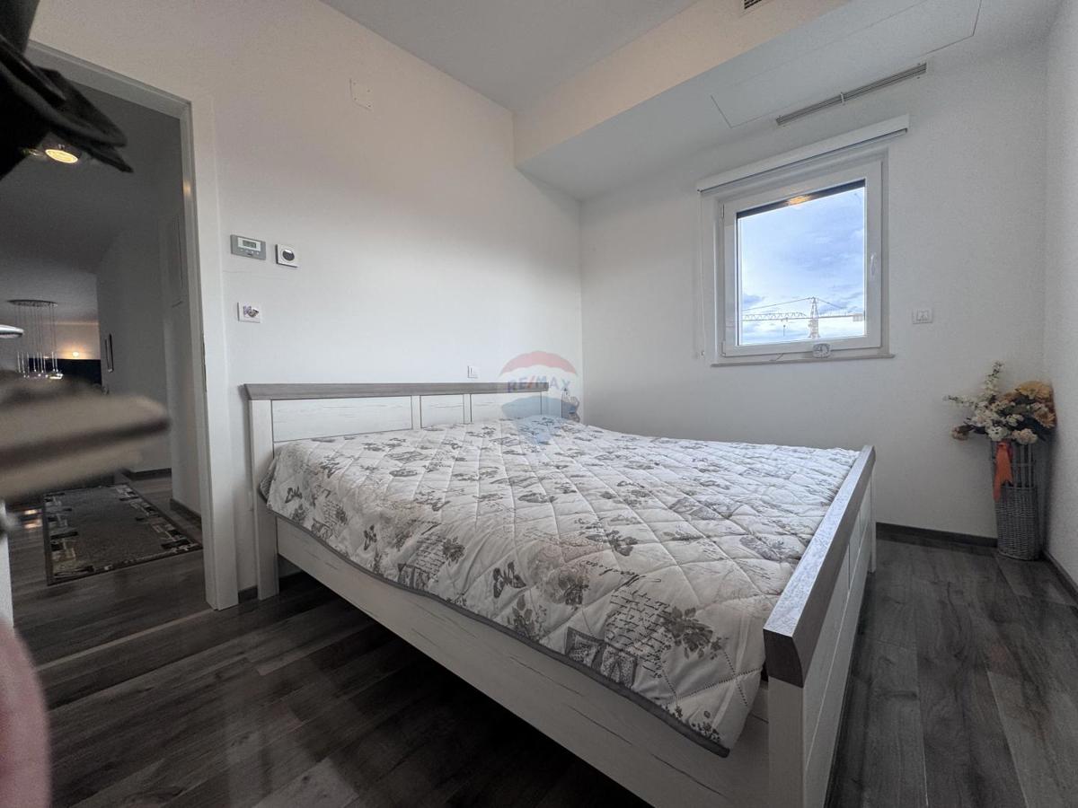 Stanovanje/Apartma Malinska, Malinska-Dubašnica, 192m2
