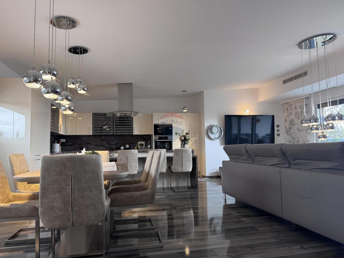 Stanovanje/Apartma Malinska, Malinska-Dubašnica, 192m2