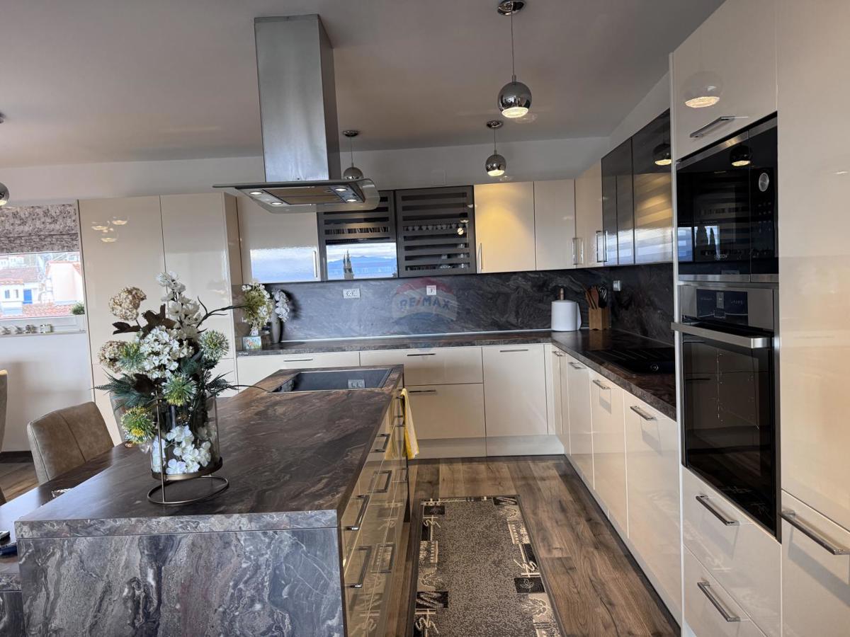 Stanovanje/Apartma Malinska, Malinska-Dubašnica, 192m2