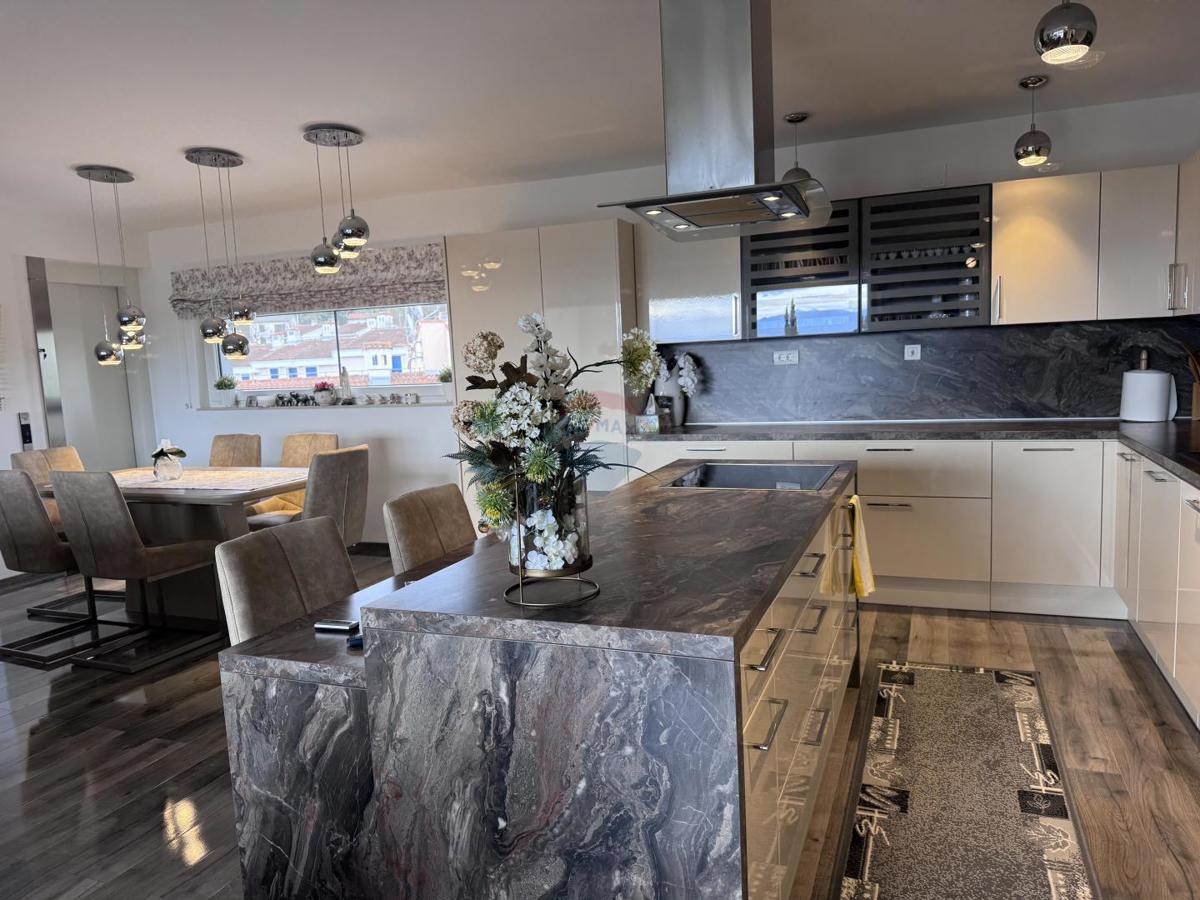 Stanovanje/Apartma Malinska, Malinska-Dubašnica, 192m2