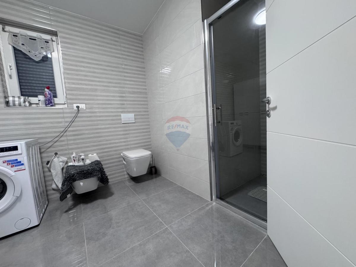 Stanovanje/Apartma Malinska, Malinska-Dubašnica, 192m2