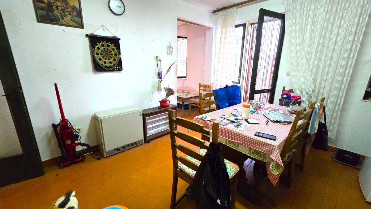 Istra, Rovinj, stanovanje z 2 spalnicama, balkonom, pogledom na morje, parkiriščem