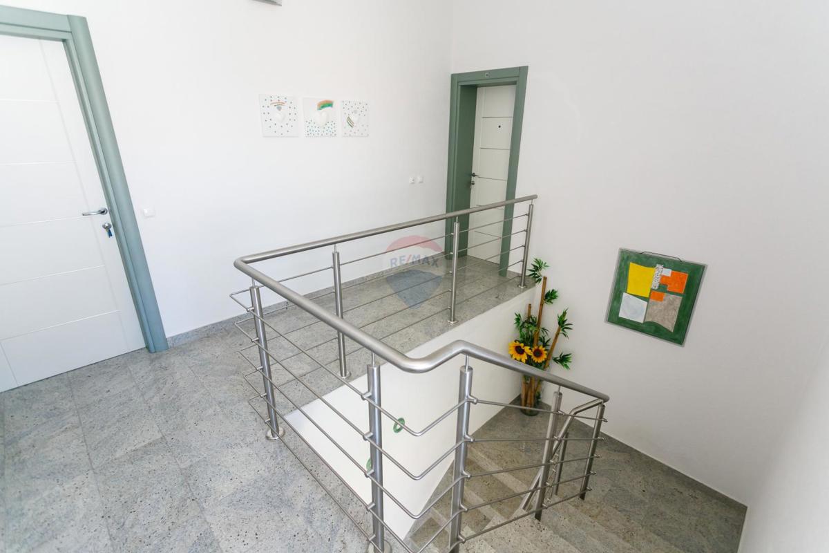 Krk, objekt s sedmimi stanovanjskimi enotami, panoramski pogled