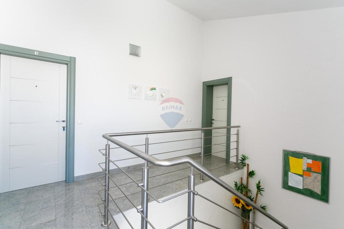 Krk, objekt s sedmimi stanovanjskimi enotami, panoramski pogled