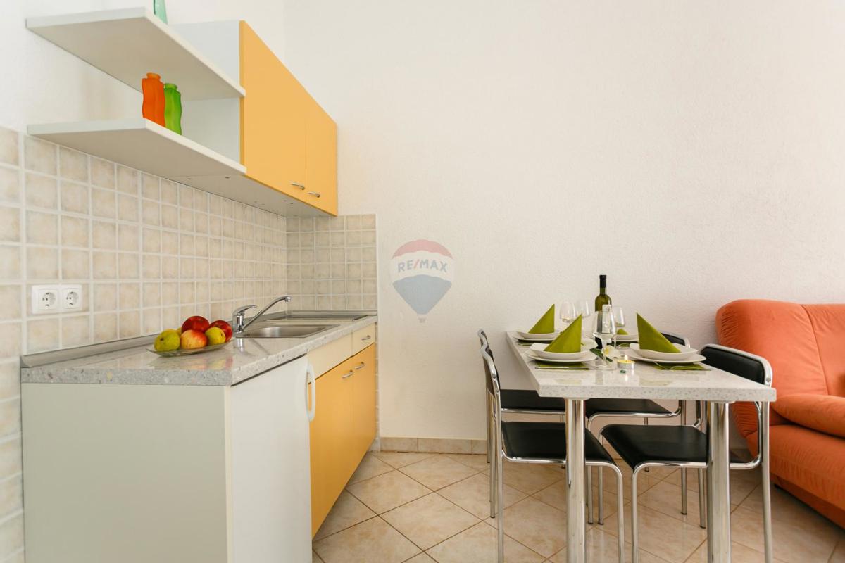 Krk, objekt s sedmimi stanovanjskimi enotami, panoramski pogled