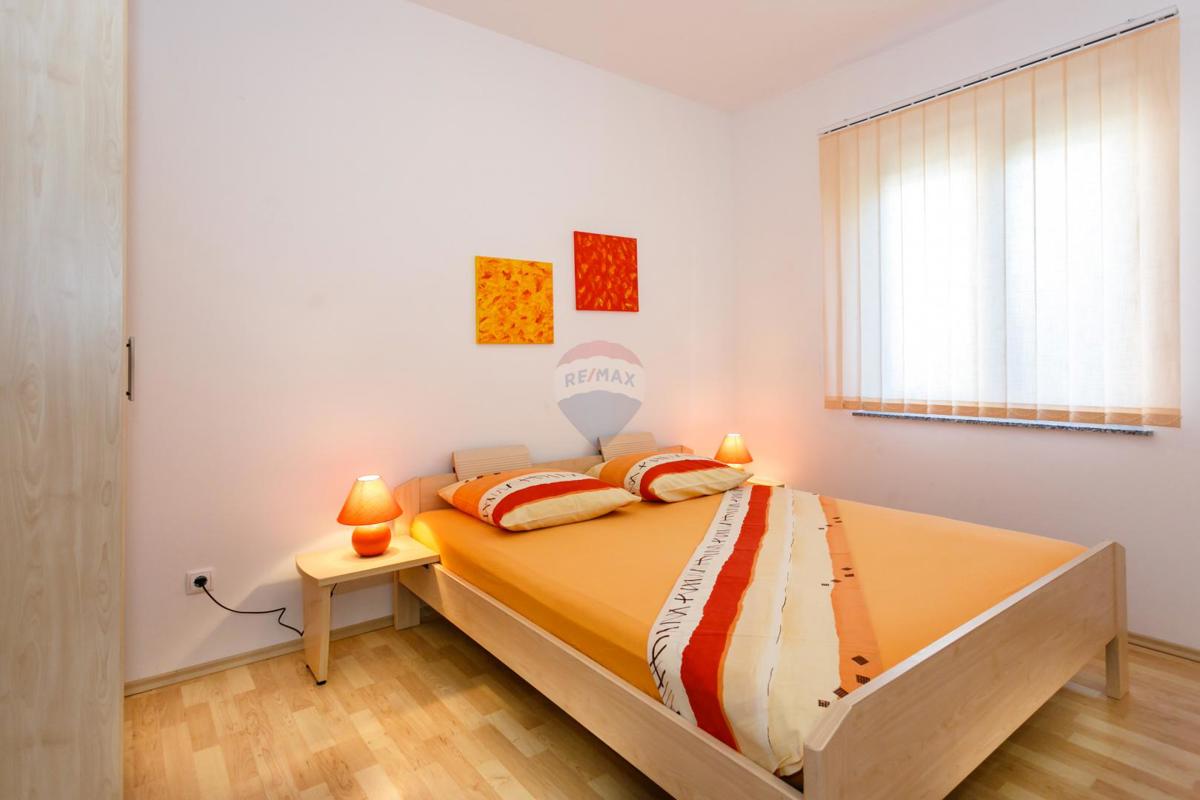 Krk, objekt s sedmimi stanovanjskimi enotami, panoramski pogled