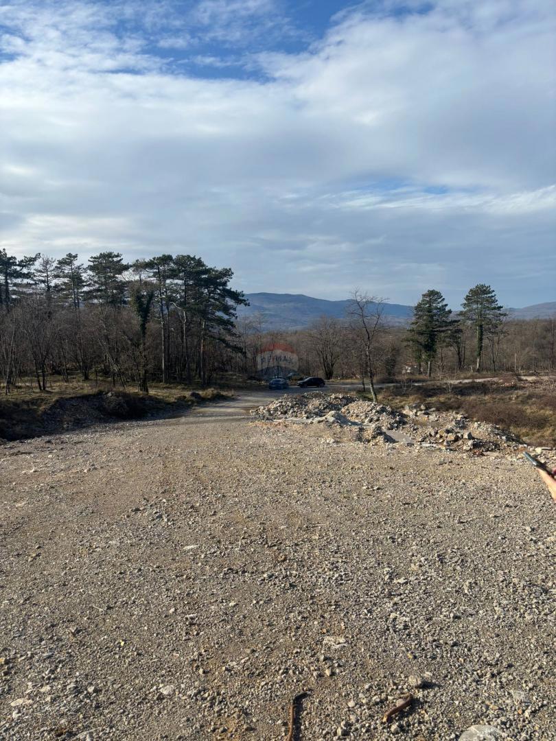 Stavbno zemljišče Breza, Klana, 587m2
