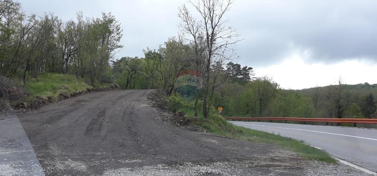Stavbno zemljišče Breza, Klana, 550m2