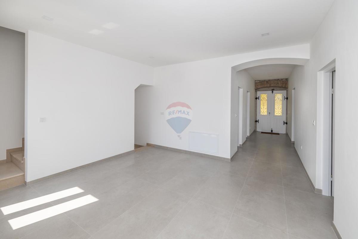 Vila Tribalj – Kombinacija Avtohtonega in Modernega