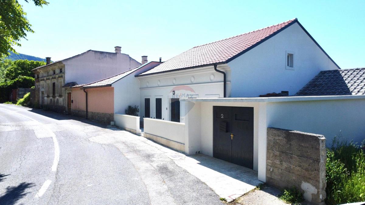 Vila Tribalj – Kombinacija Avtohtonega in Modernega