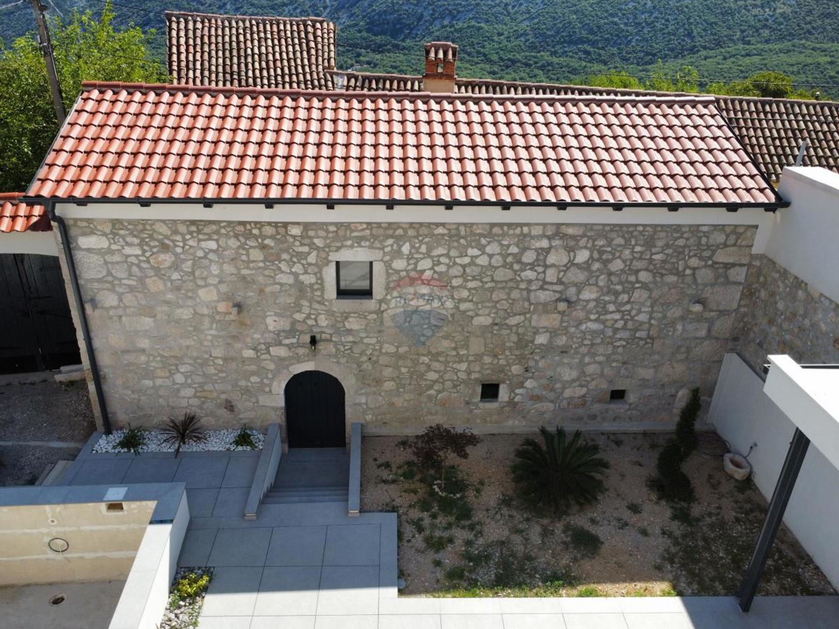 Crikvenica, Tribalj – 2 prenovljeni kamniti hiši