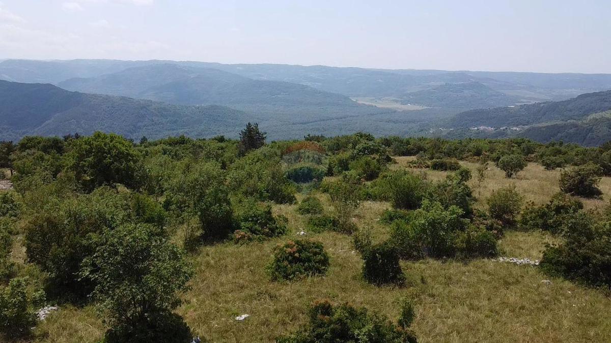 Stavbno zemljišče Zrenj, Oprtalj, 6.758m2
