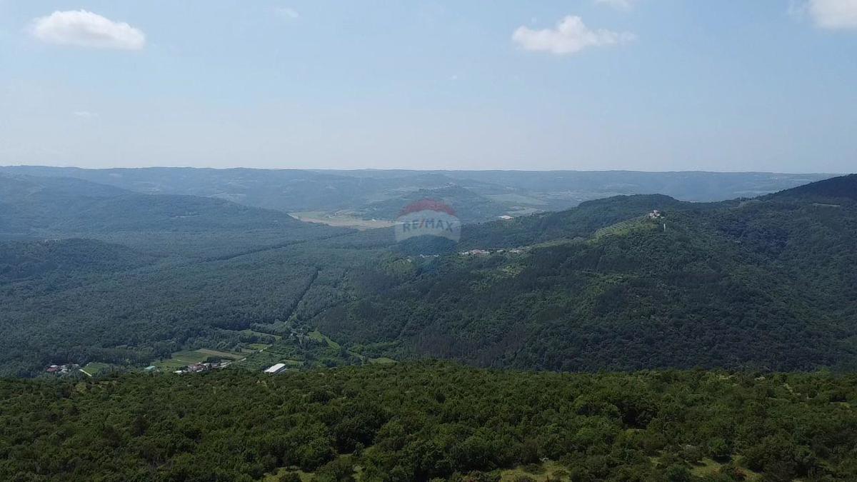 Stavbno zemljišče Zrenj, Oprtalj, 6.758m2